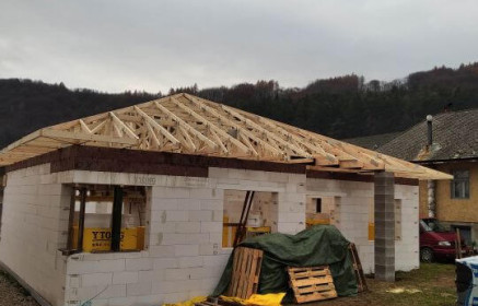 Novostavba rodinného domu a garáže Kochanovce